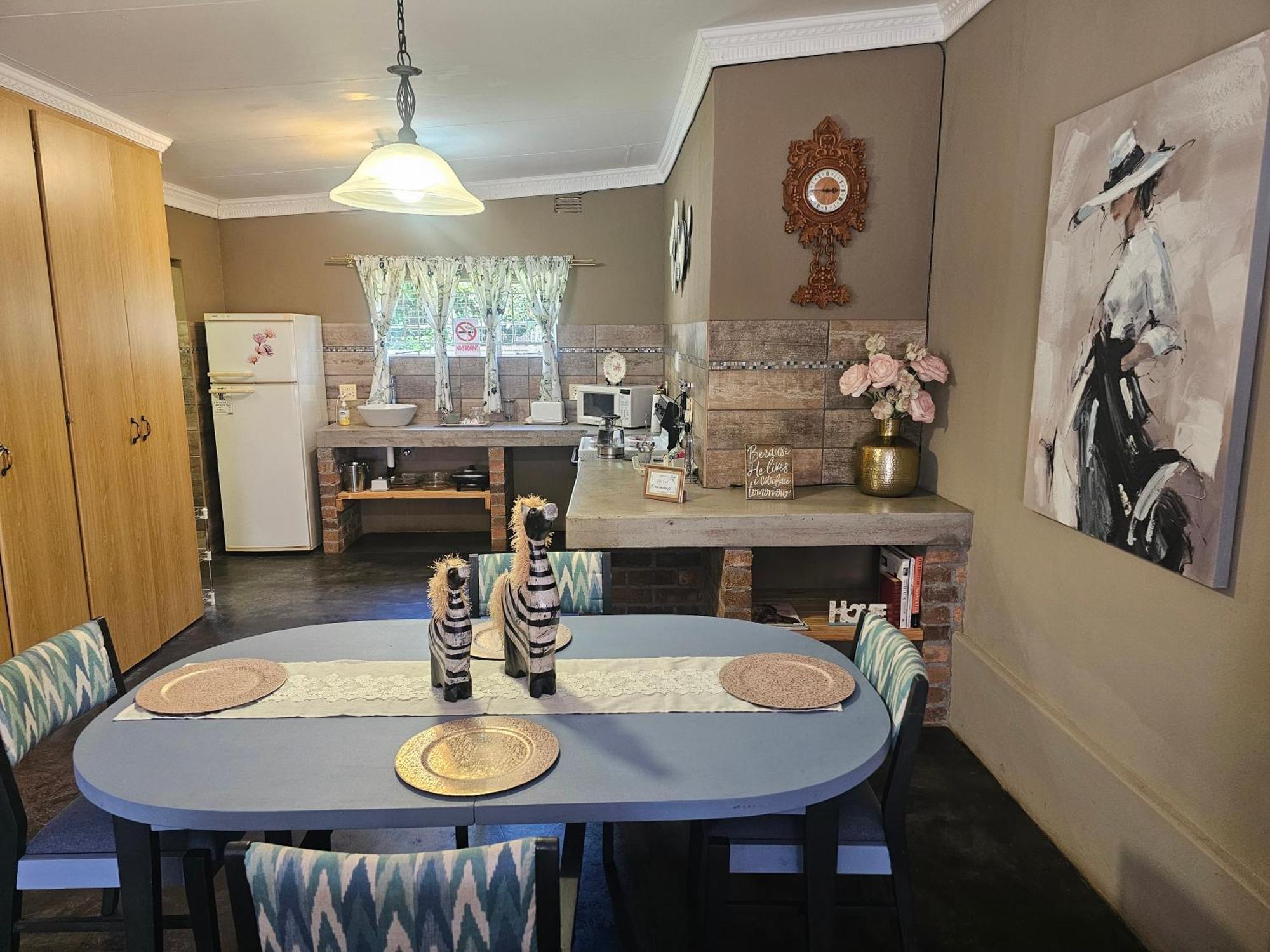 Apricity Inn Louis Trichardt Bagian luar foto